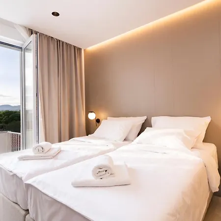 Uyo And * 스플리트